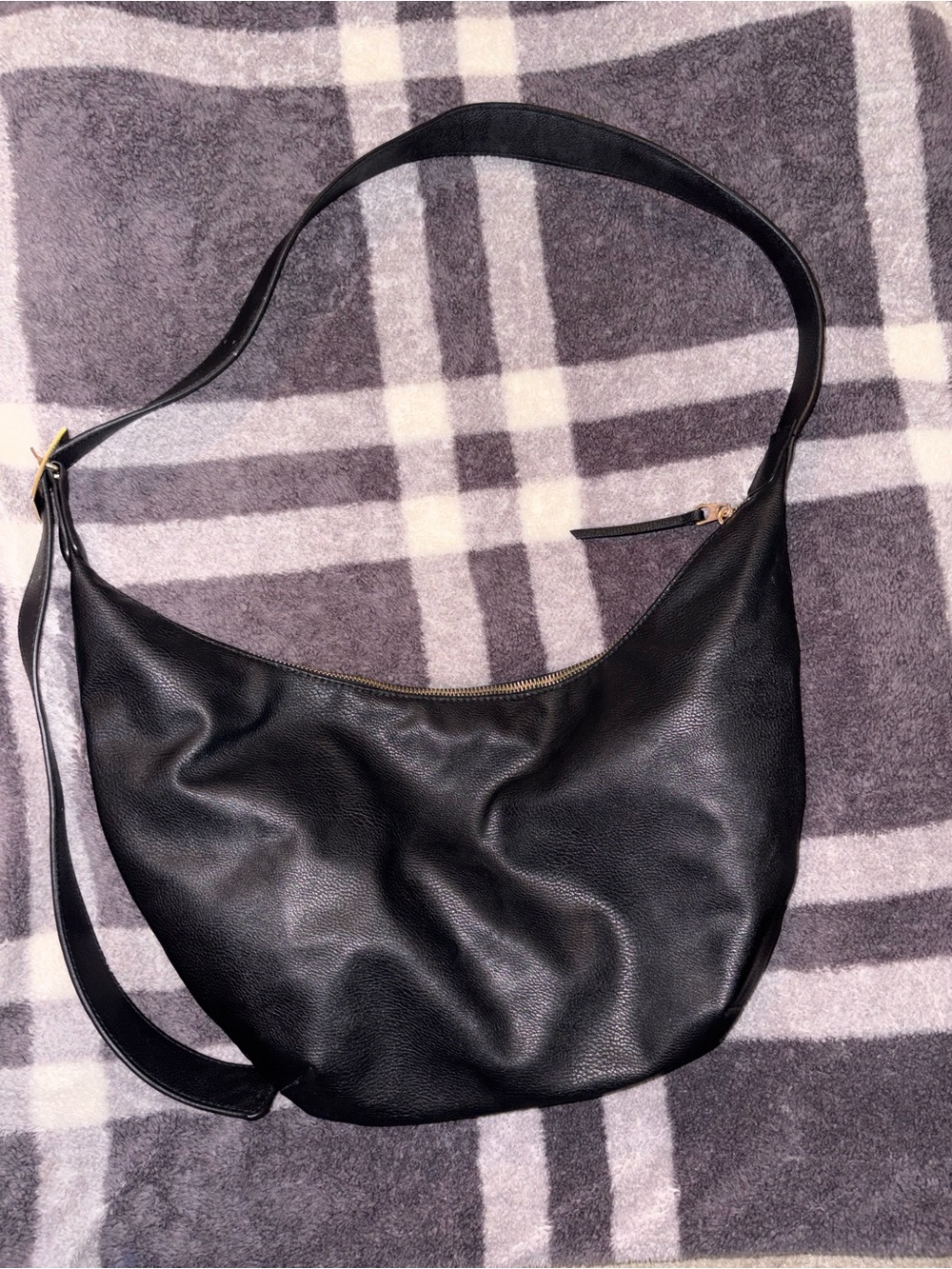 Universal Thread Black Leather Hobo Bag with Gold Hardware
